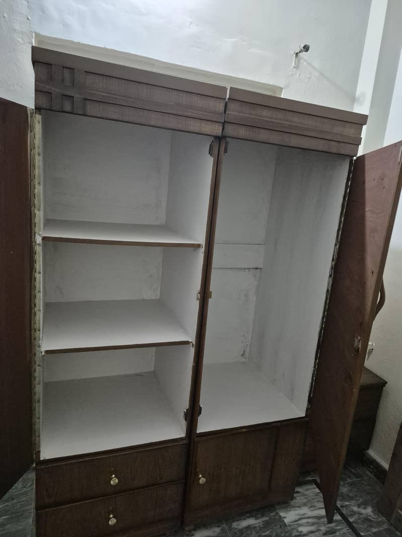 bed/closet/side table 4