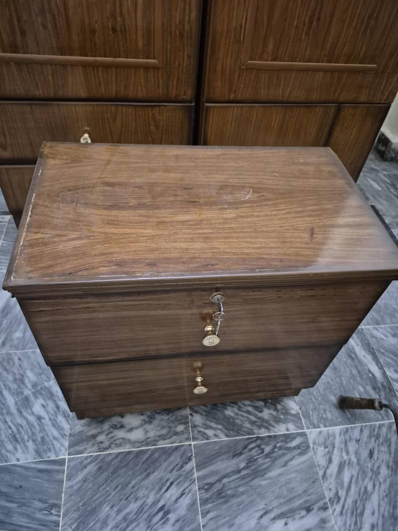 bed/closet/side table 5