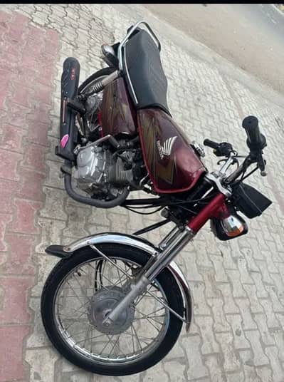 Urgent sale Honda 125 price 125000