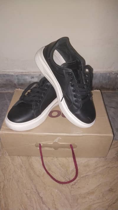 shoes size 42