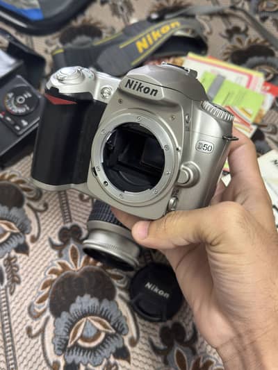 Nikon D50 just like new. Came from thailand