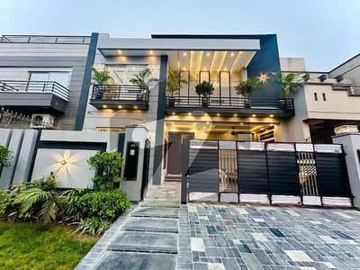 10 Marla Beautiful Bungalow In Formanites Housing Near Dha Phase 5