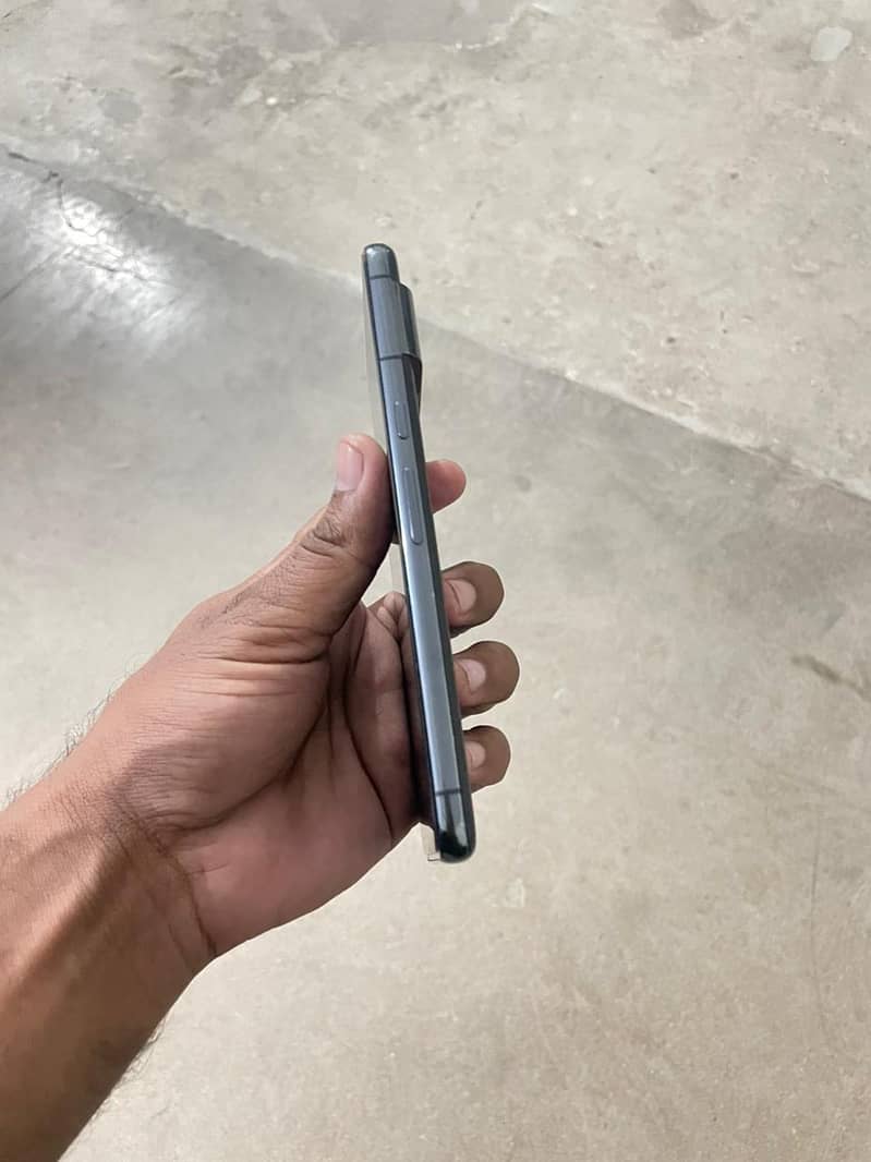 Google pixel 8 pro 1