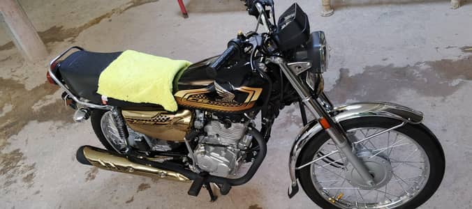 honda 125 25 model self start gold edition