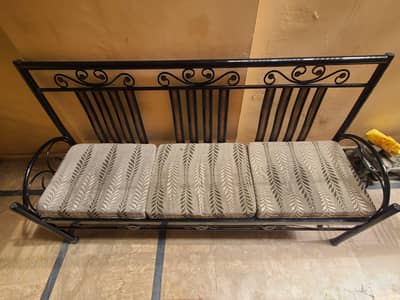 Iron 5 Seater Sofa Set With Cushions
