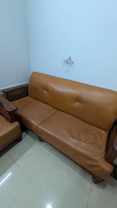 7 Seater Wooden Sofa Set with Leather Seats – Excellent Condition
