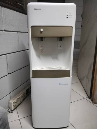 Gree Water Dispenser – Hot & Cold – Good Condition