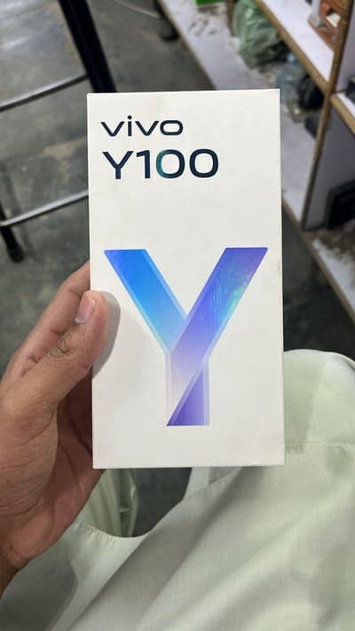 vivo y100