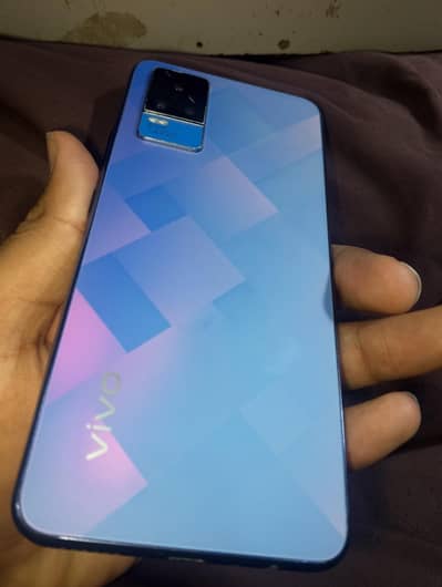 vivo v 21e  8/128 just pannal change no box no charger for sale