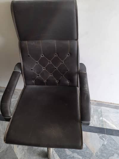 Office Executive Revolving Chair at Discount