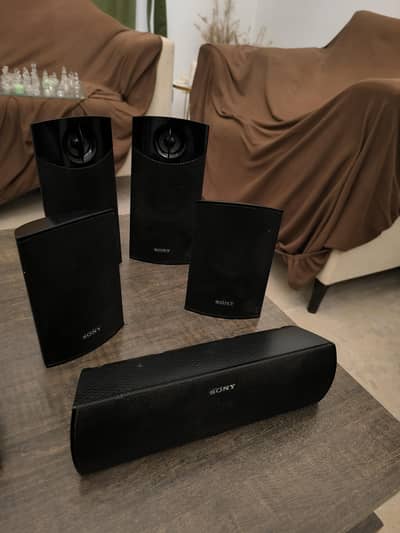 Sony Home Theater  – 5 Speakers + Woofer – Excellent Sound