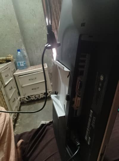 Dell 24 Inch LED Monitor – Excellent Condition – Clear Display