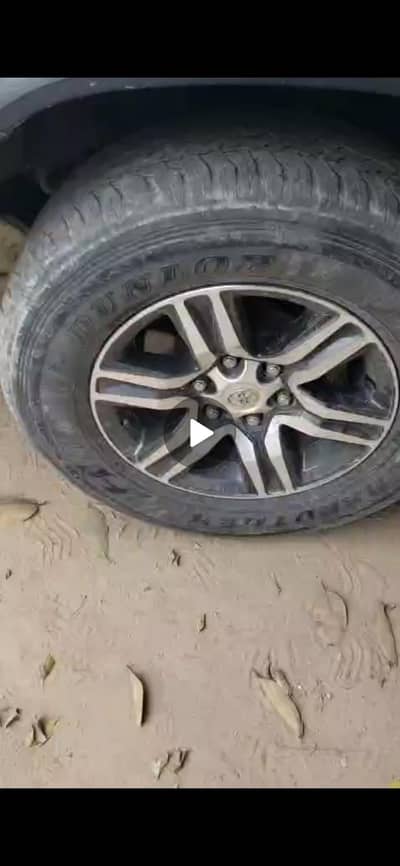 Toyota Fortuner original 17 inch rims and tyres for sale