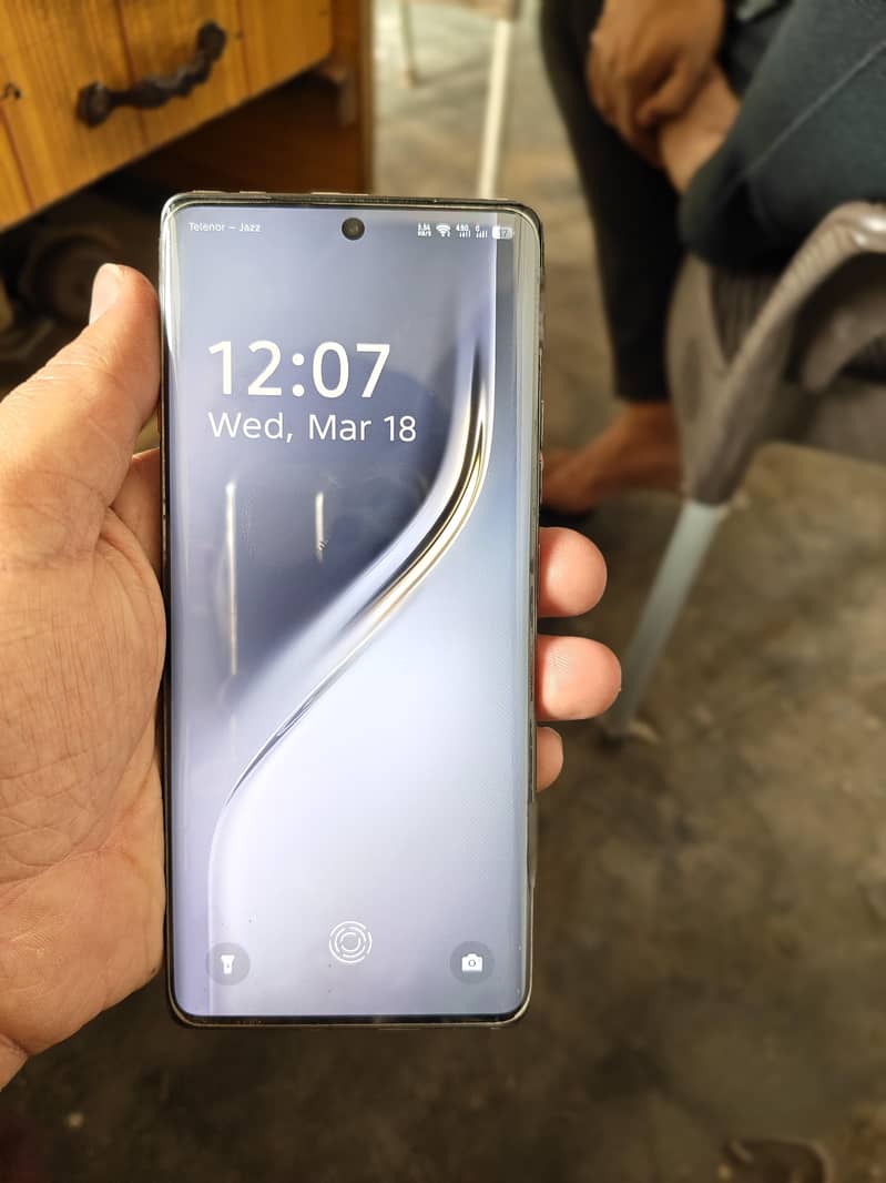 Tecno camon 40 pro 0