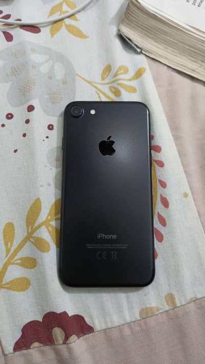 IPhone 7 32gb pta approved.