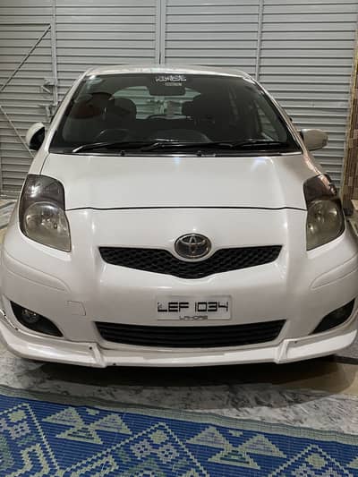 Vitz white