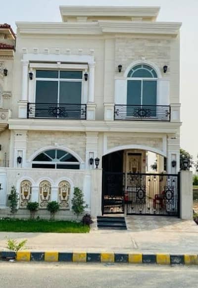 care taker female /house maid female /helper female