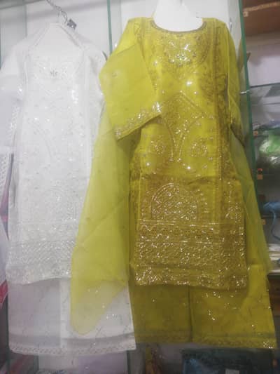 Ladies 3 piece ( Stitched + unstitched) suits