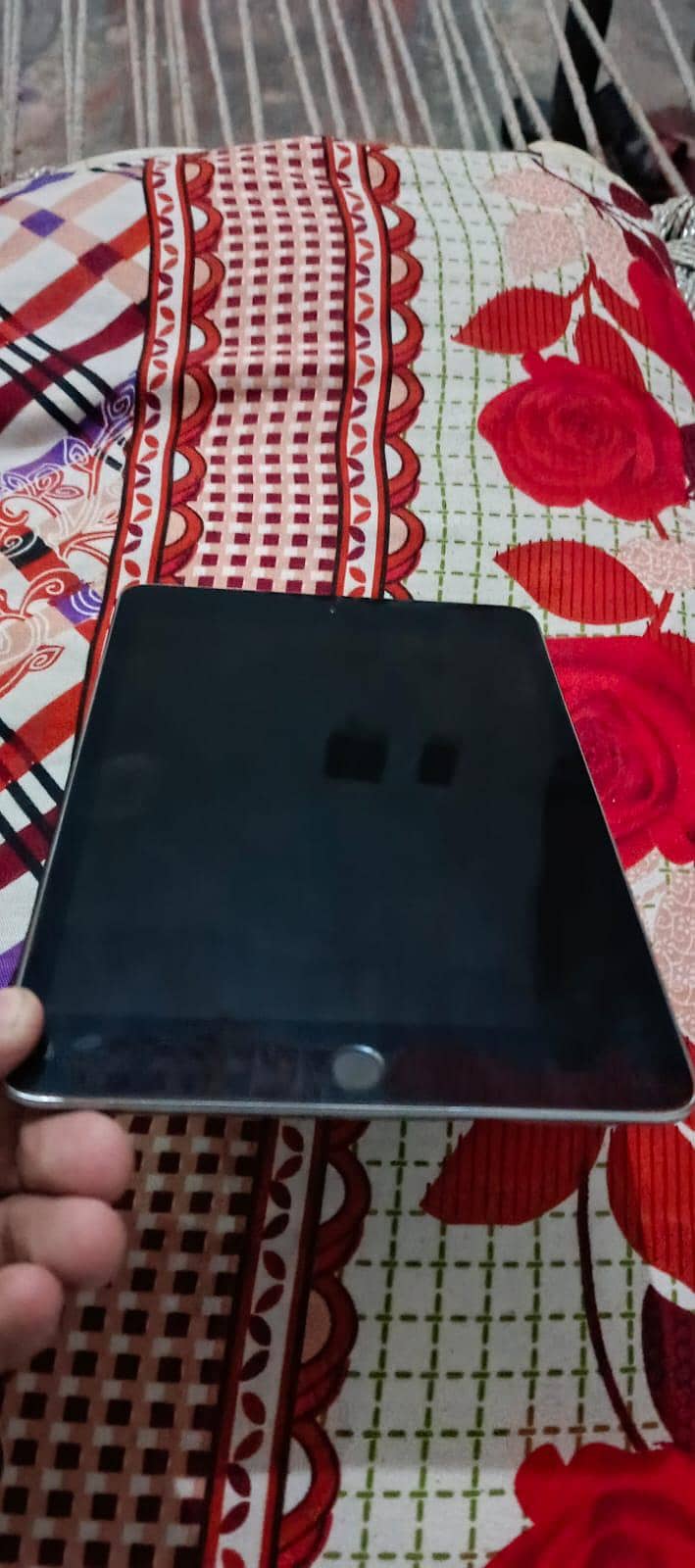 iPad mini 5. . . . . . . 3