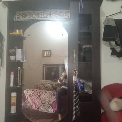 good condition bed mettres and dressing argent sale