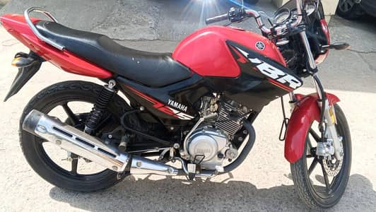 Yamaha bike} YBR 125 model 2025