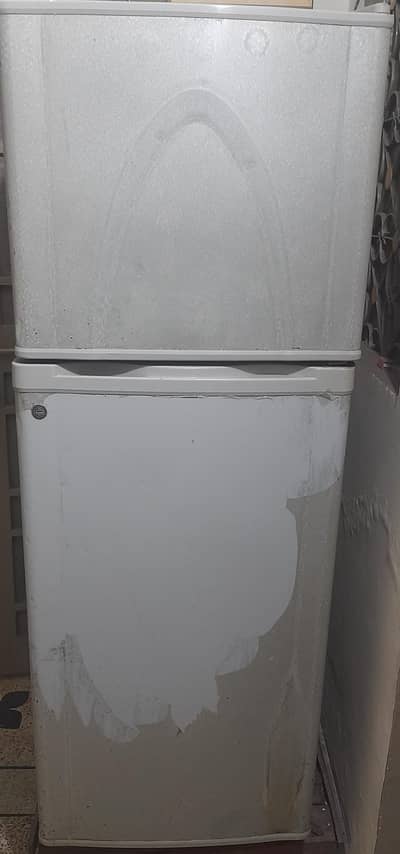 PEL MEDIUM REFRIGIRATOR GOOD CONDITION