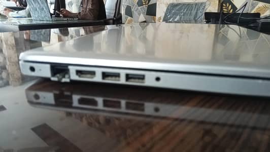 HP laptop i7 8th Generation 8GB Ram or 128 GB Room