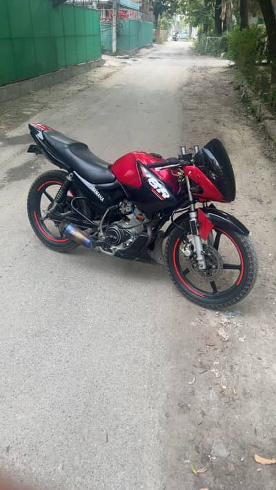 I Am Selling My Yamaha Ybr 125 Esd modified