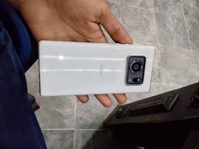 Sharp Aquos R6  (12/256)