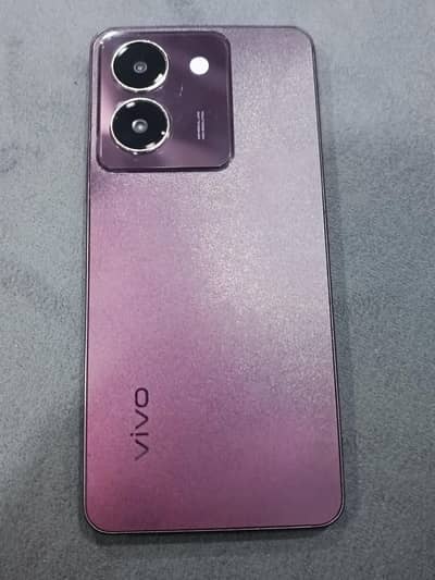 8 GB Ram, 128 GB memory with orignal  box and charger