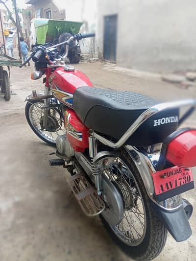 All genius Honda parts and original and lush condition 10/10