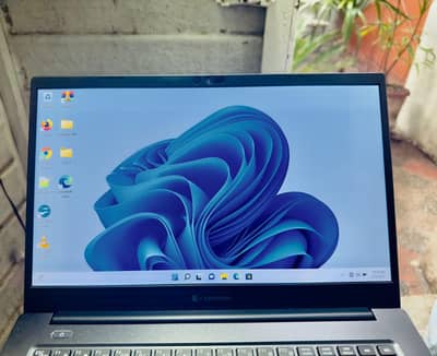 Toshiba    Daynabook x40-j