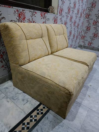 8 Seater Comfortable Sofa Set – Good Condition – Urgent Sale