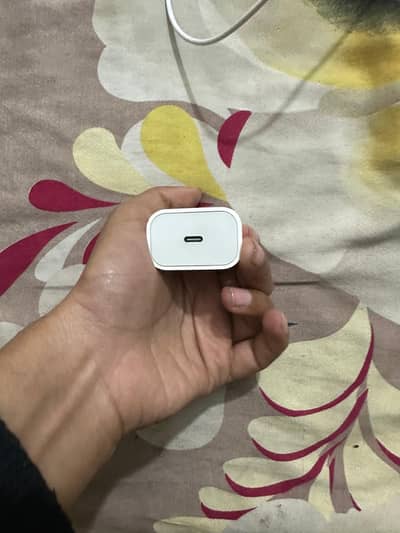 iphone 14pro charger (20wattt)