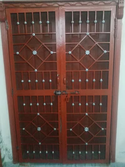 iron door for sale for jab acchi condition