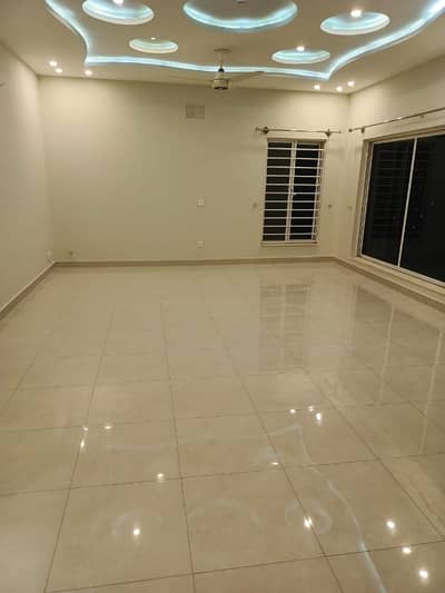 One Kanal Designer Upper Portion For Rent