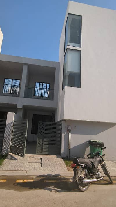 160 SQ YRDS VILLA FOR SALE IN Saima Downtown The Best Option For Secure Investment