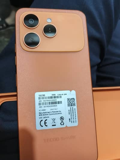 Techno spark 40 Orange color 6/128