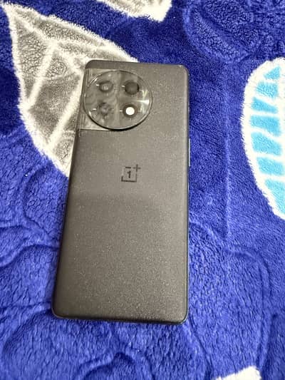 oneplus 11r/ace2 same model hai