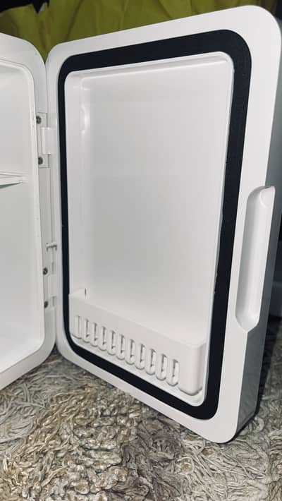 Mini Fridge Box (Car + Home Use) – Brand New