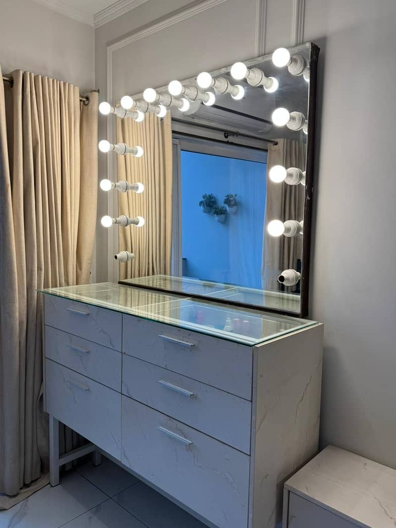 Dressing Table/ Makeup Table for professional studio 0