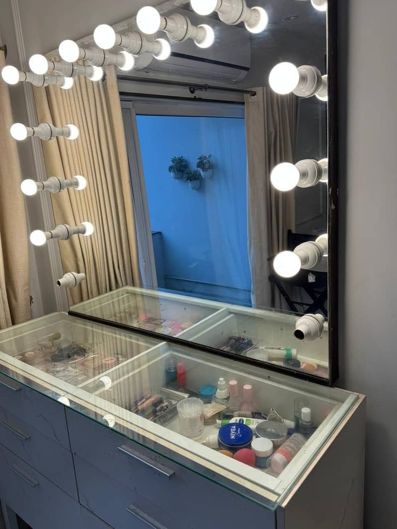 Dressing Table/ Makeup Table for professional studio 3
