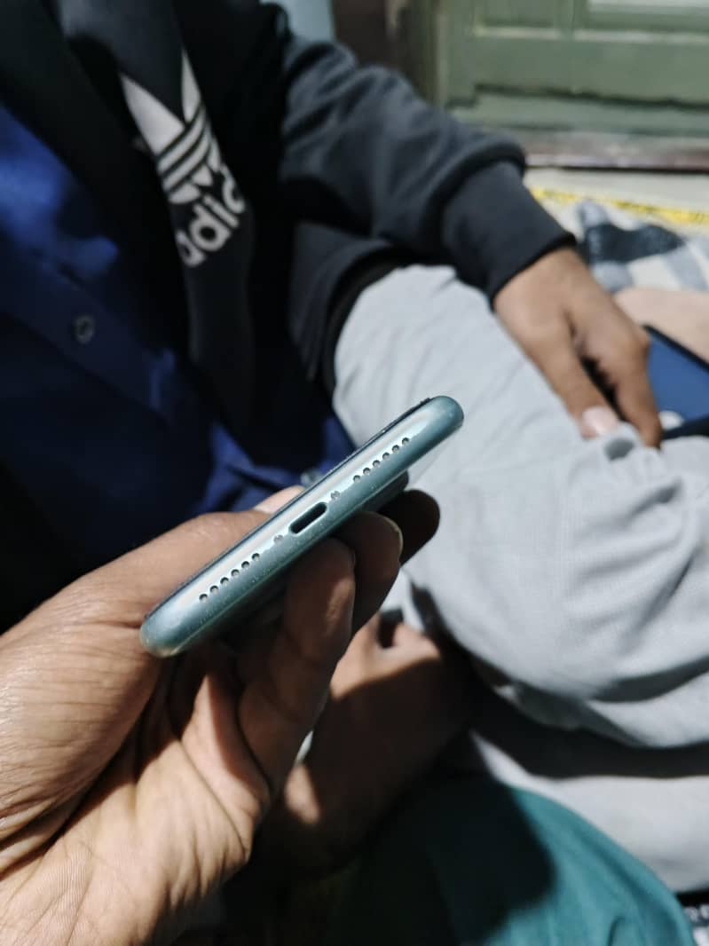 IPHONE 11 2