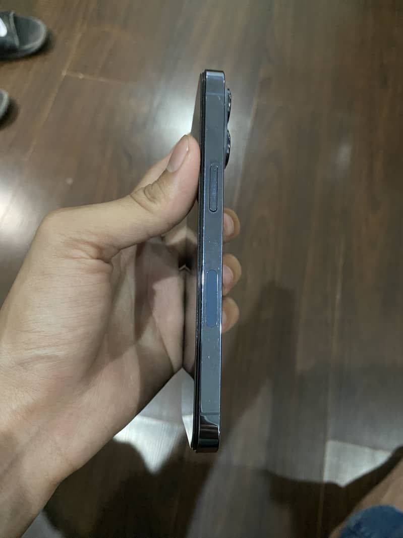 iPhone 13 Pro (Sim working) 3