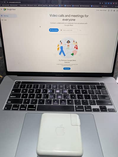 MacBook Pro 2019 32GB/2TB AMD 5500M 8GB Dual