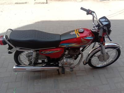 125 bike 10 by 10 condition is ok
