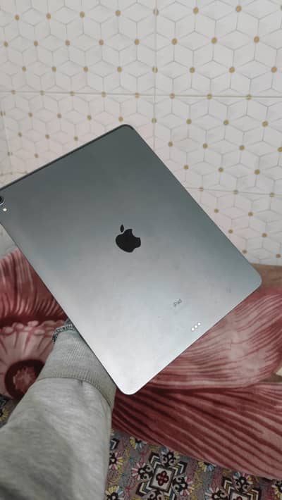 Ipad pro 3rd generation 12.9 256GB (Icloud Bypassed)