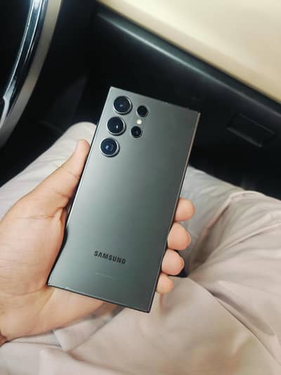 Samsung S24 ultra  10/10 condition exchange with iphones