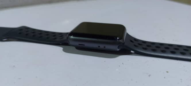 seeris 3 42mm 8 gb 91 battry helth  water pak