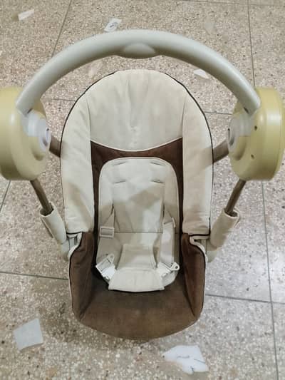 Baby moving seat